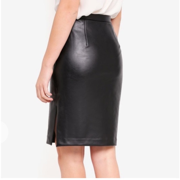BLACK BANANA REPUBLIC FAUX LEATHER PENCIL SKIRT IN BLACK SIZE US 4 - Picture 3 of 15